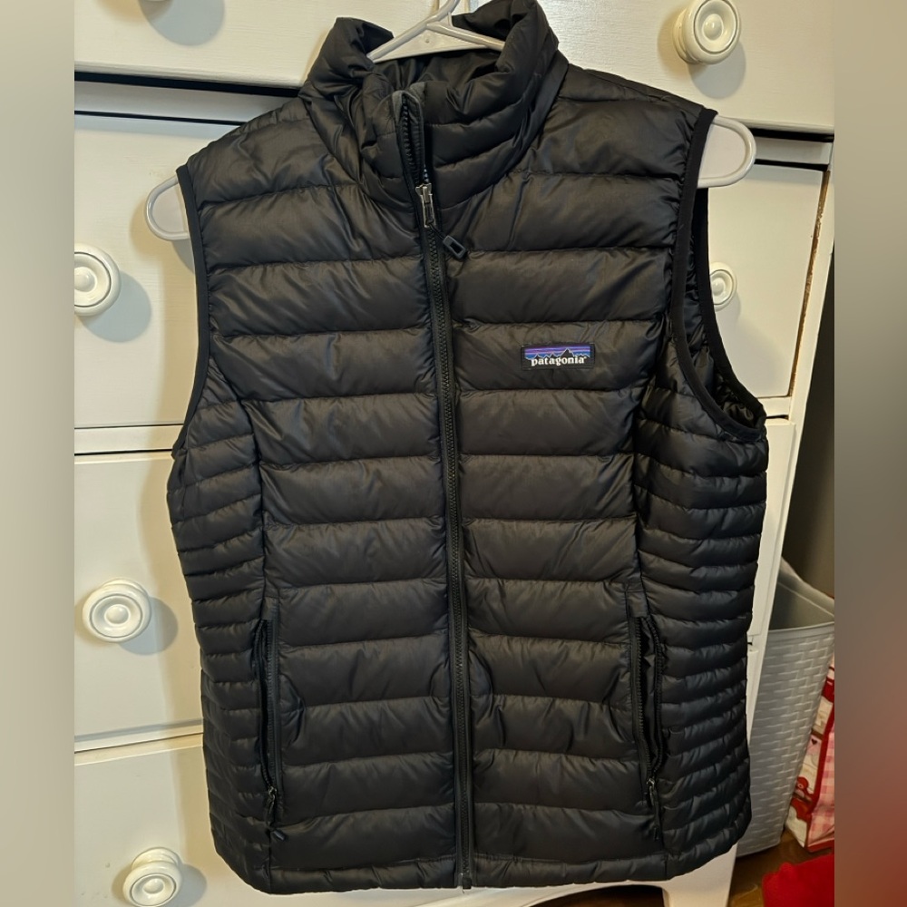 Women’s Patagonia Black Puffer Vest